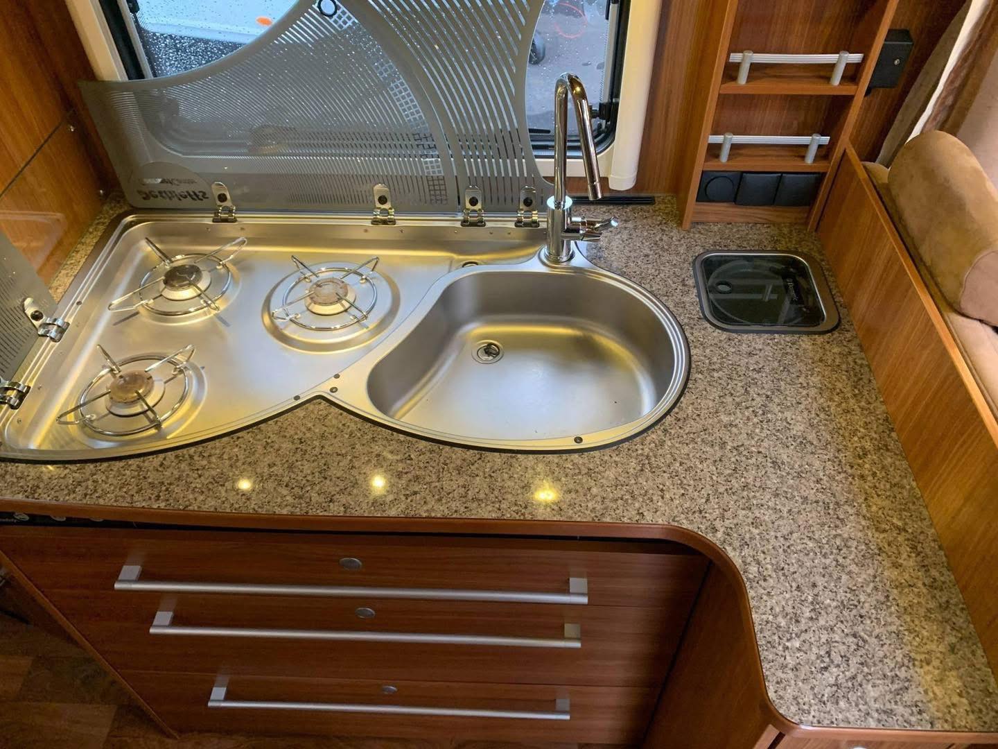 CAMPING CAR Dethleffs Esprit T 7090 ALDE