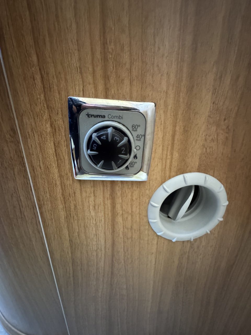 Camping car Challenger GENESIS 36