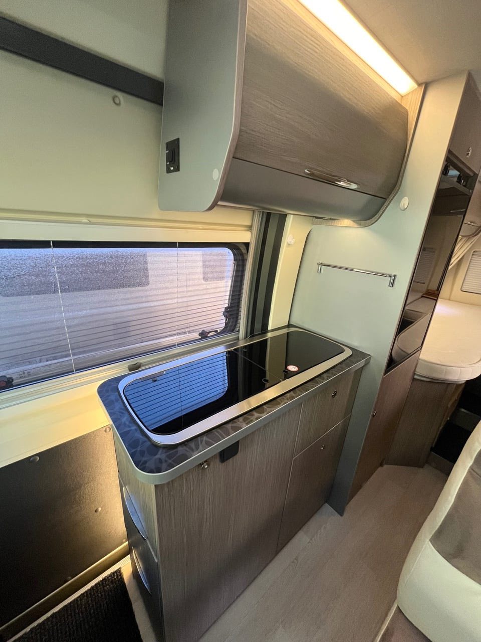 Van Aménagé Challenger VANY V217