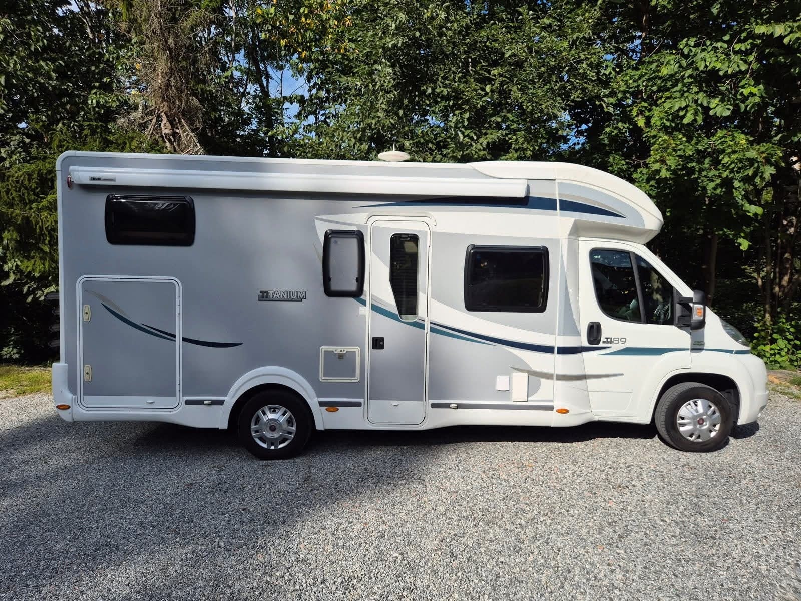 Camping car Chausson Titanium