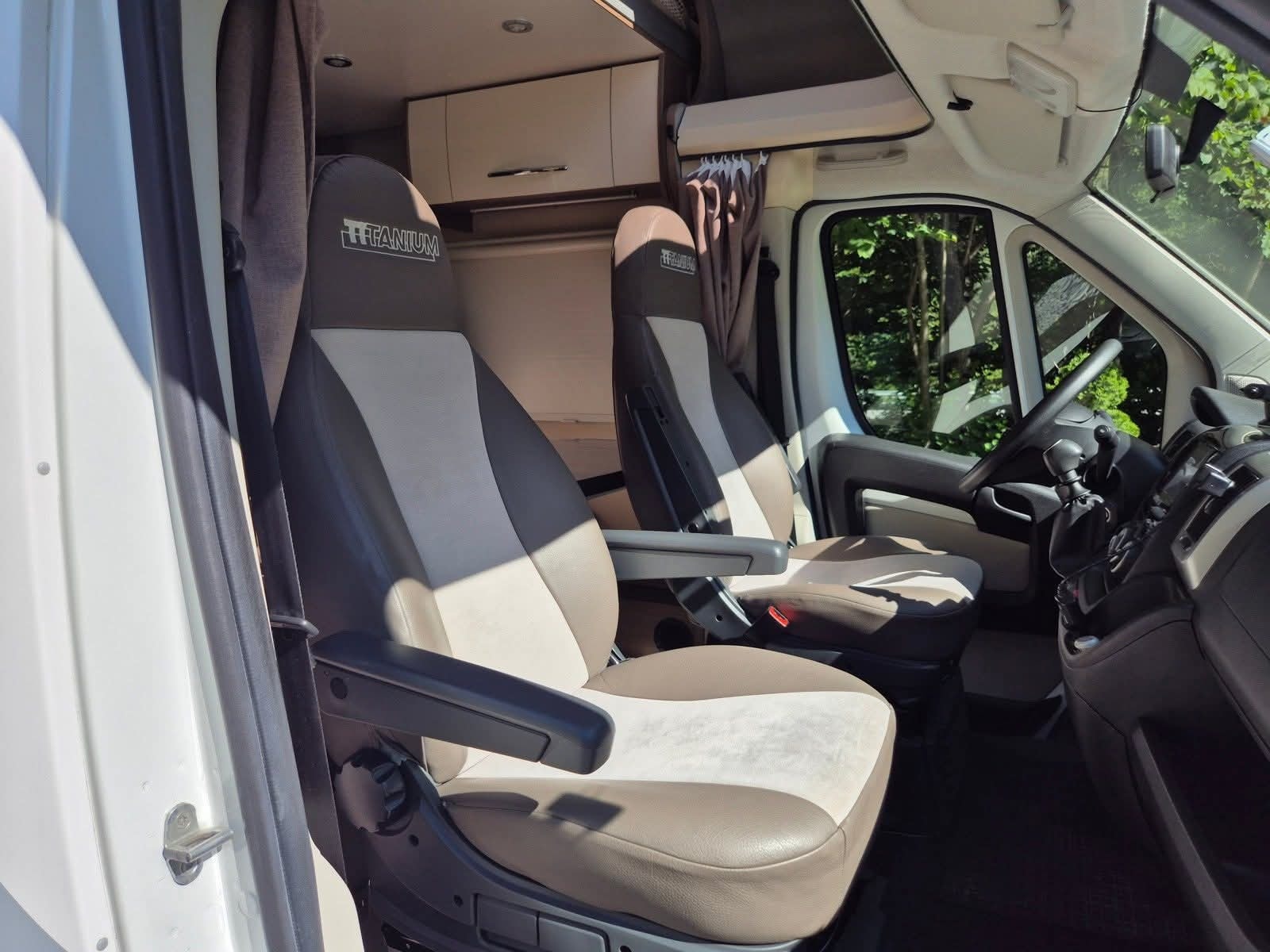 Camping car Chausson Titanium