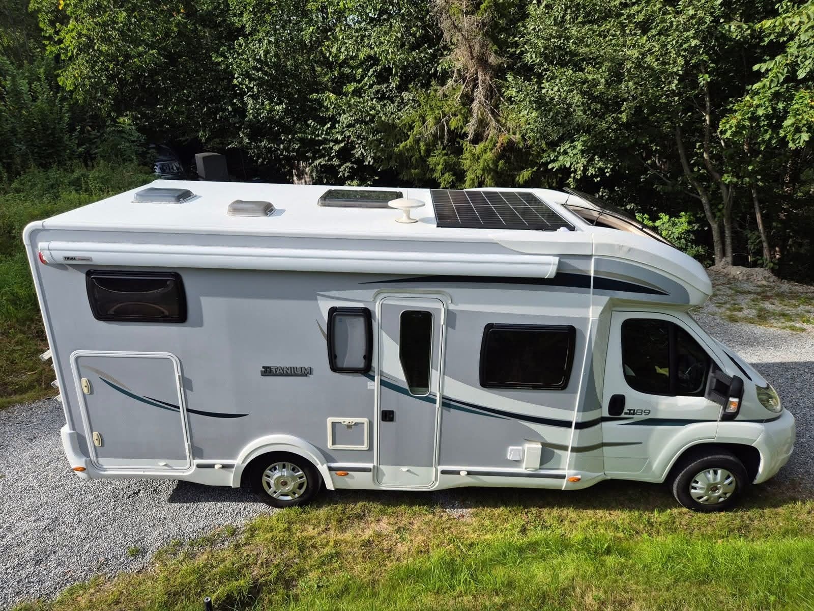 Camping car Chausson Titanium