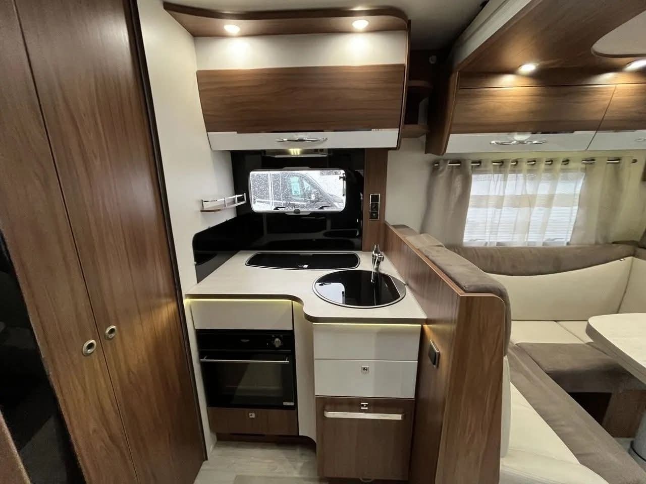 Camping car PILOTE P716 ESSENTIEL