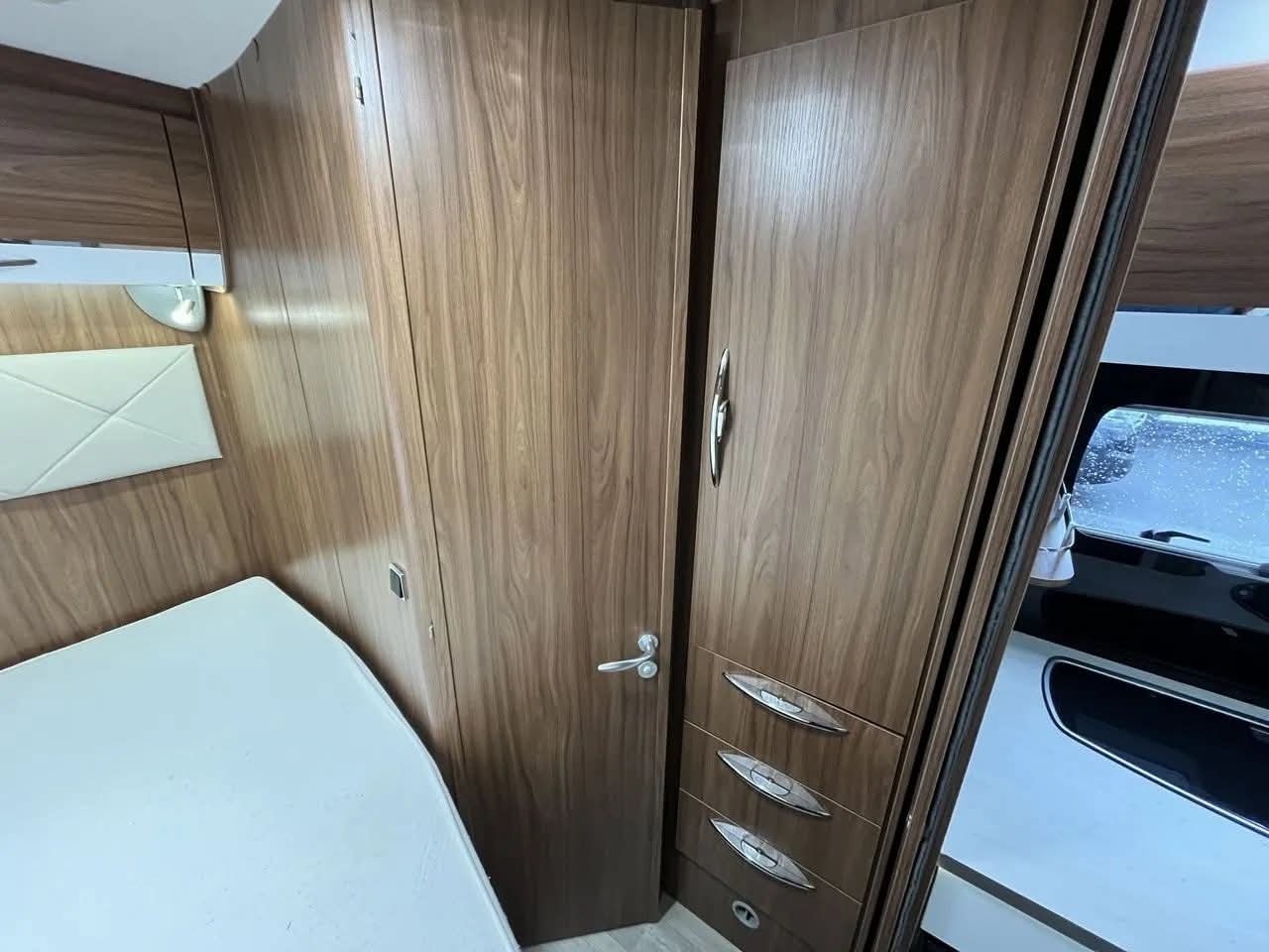 Camping car PILOTE P716 ESSENTIEL