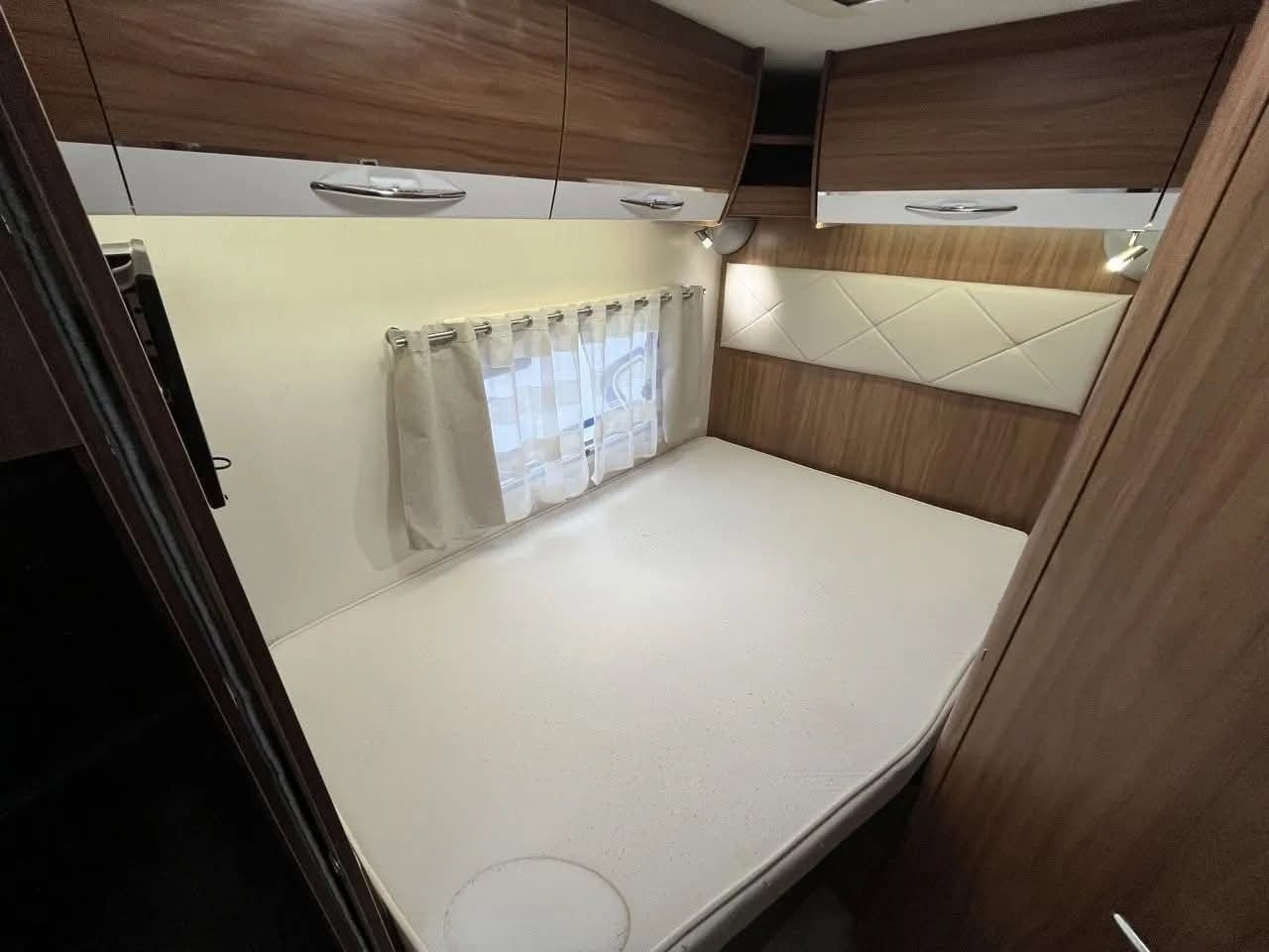 Camping car PILOTE P716 ESSENTIEL