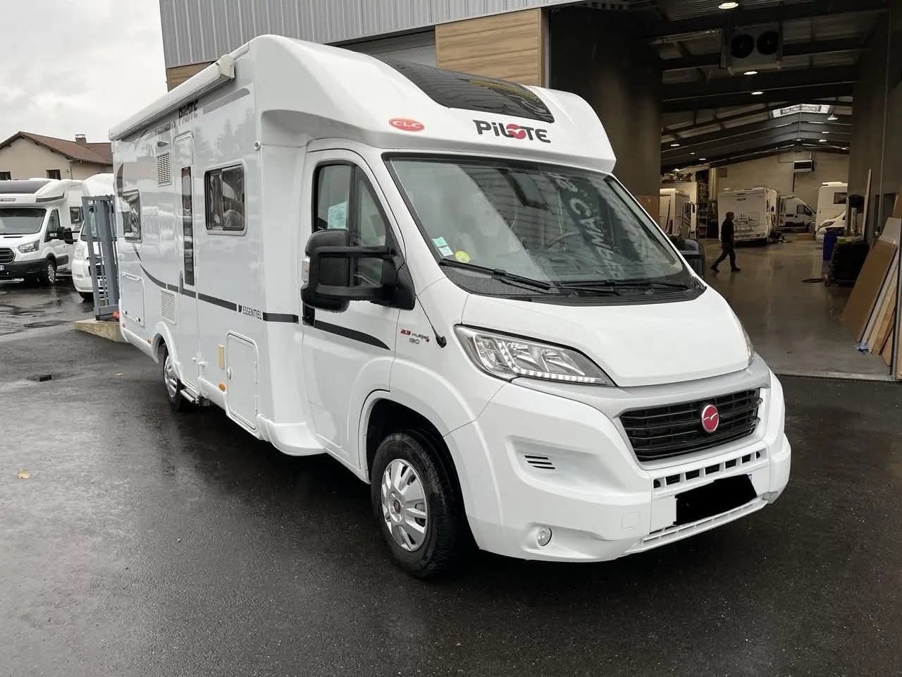 Camping car PILOTE P716 ESSENTIEL