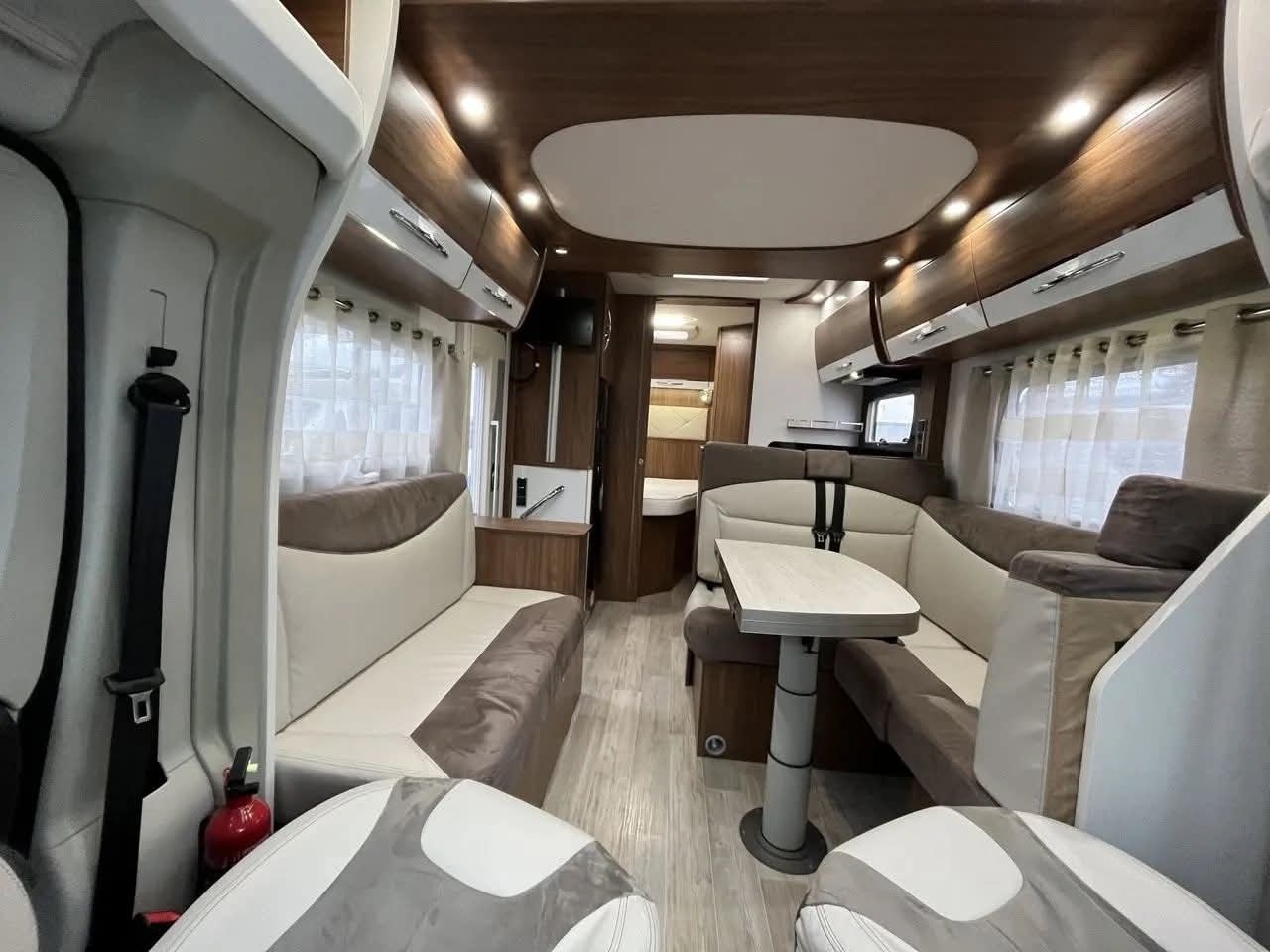 Camping car PILOTE P716 ESSENTIEL