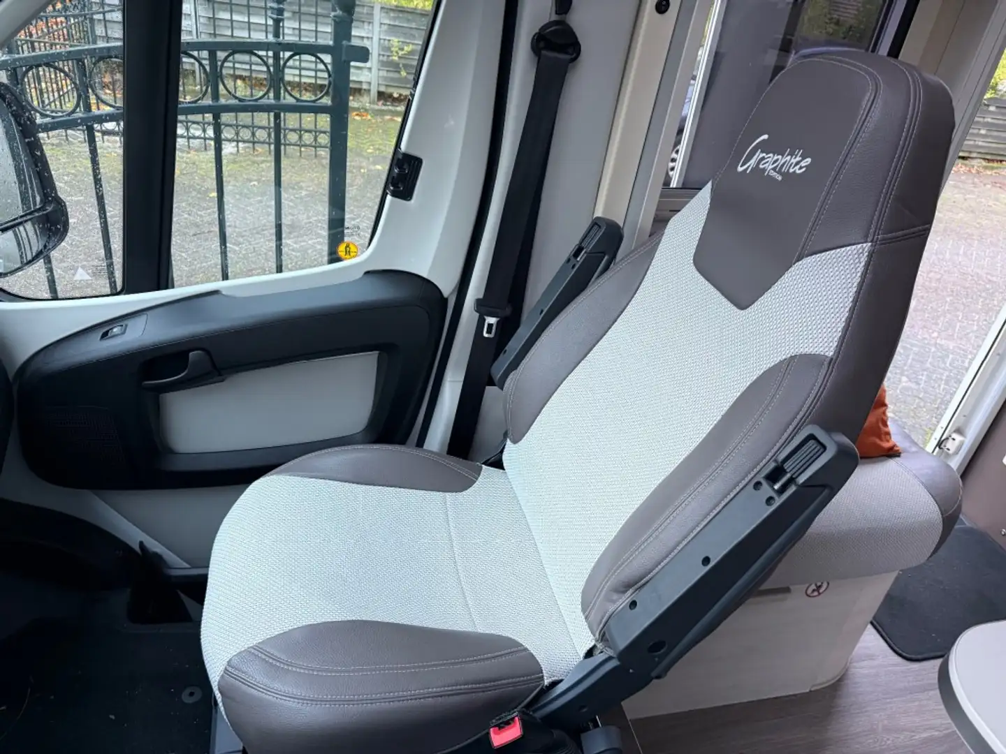 Camping car CHallenger Graphite 398 XLB