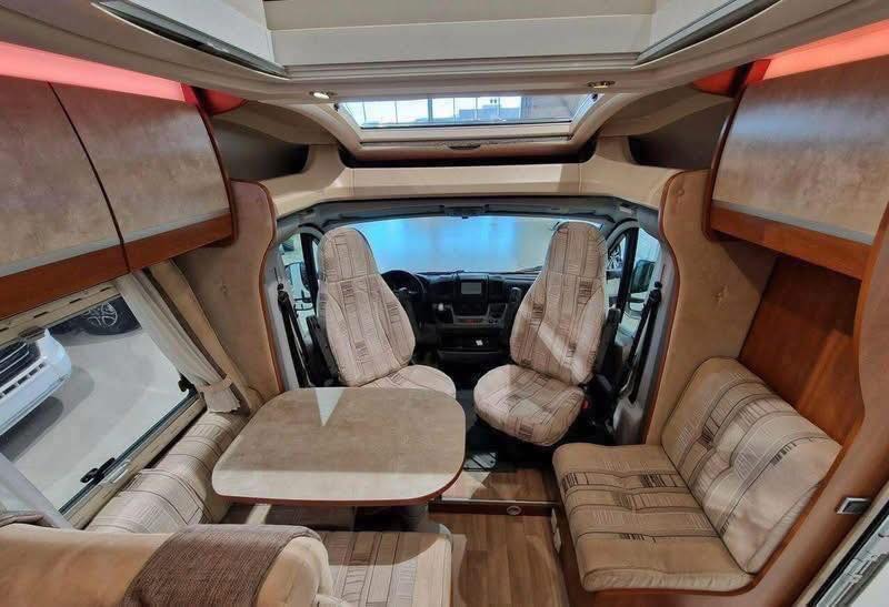 Camping Car Challenger Mageo 118