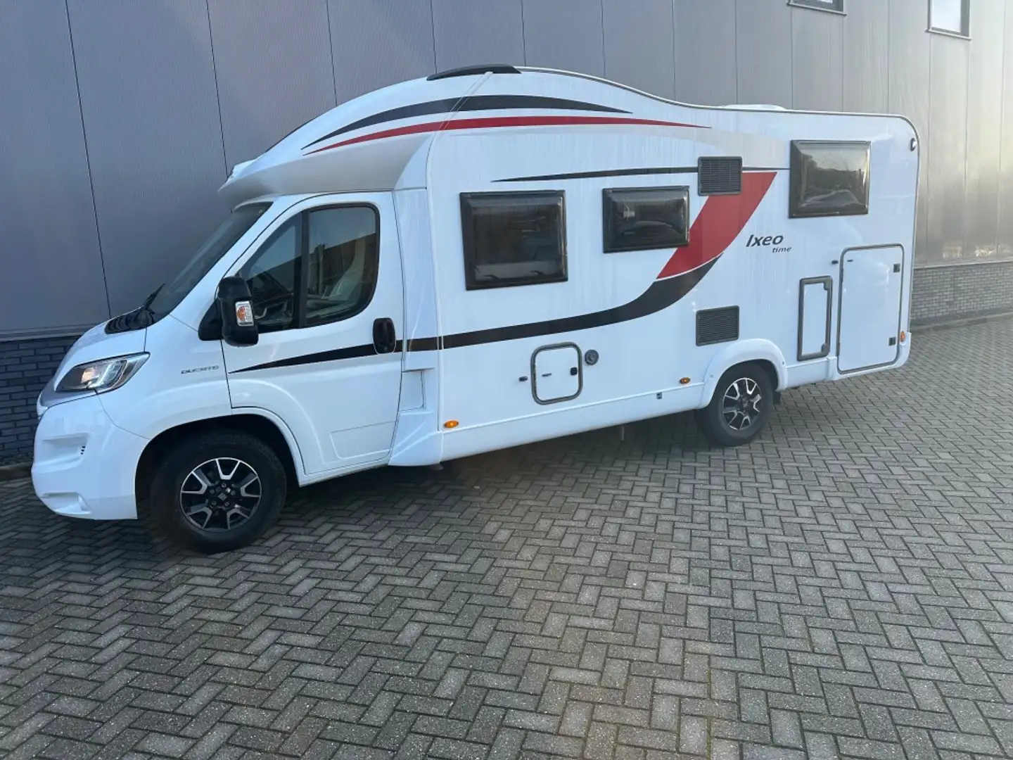 Camping car Bürstner Ixeo Time