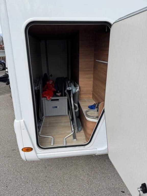 Camping Car Pilote P 696 D Expression