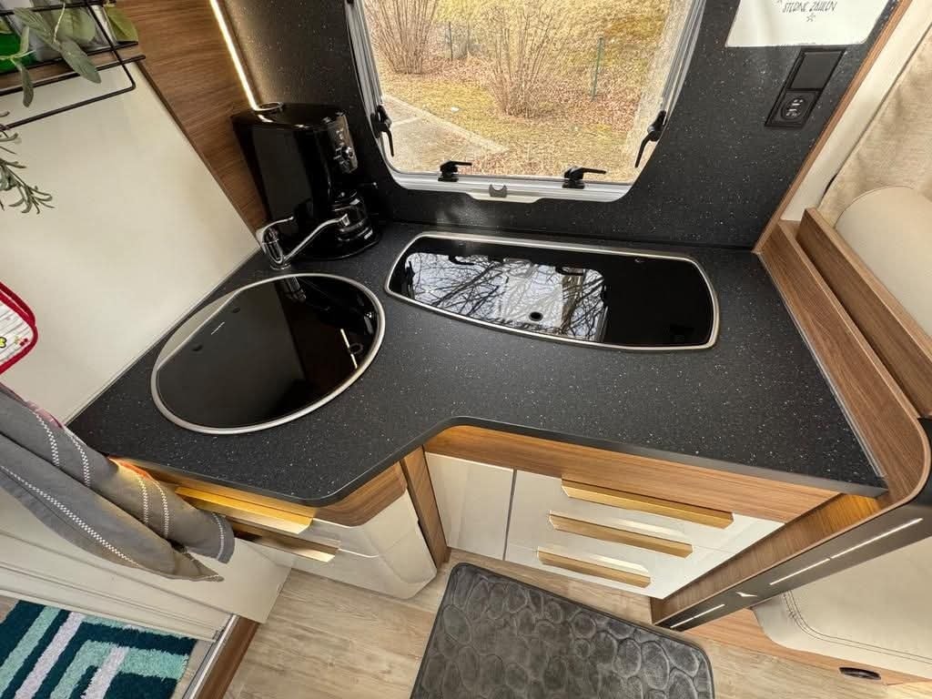 Camping Car Pilote P 696 D Expression