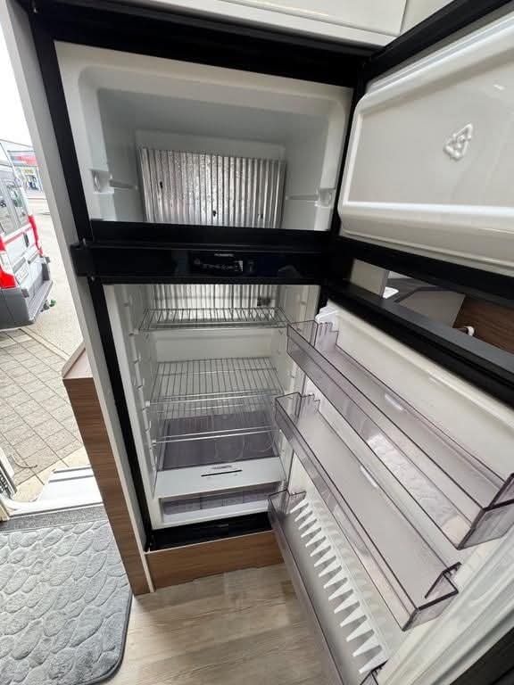 Camping Car Pilote P 696 D Expression