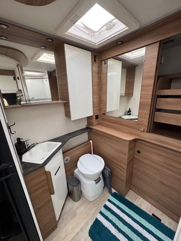 Camping Car Pilote P 696 D Expression