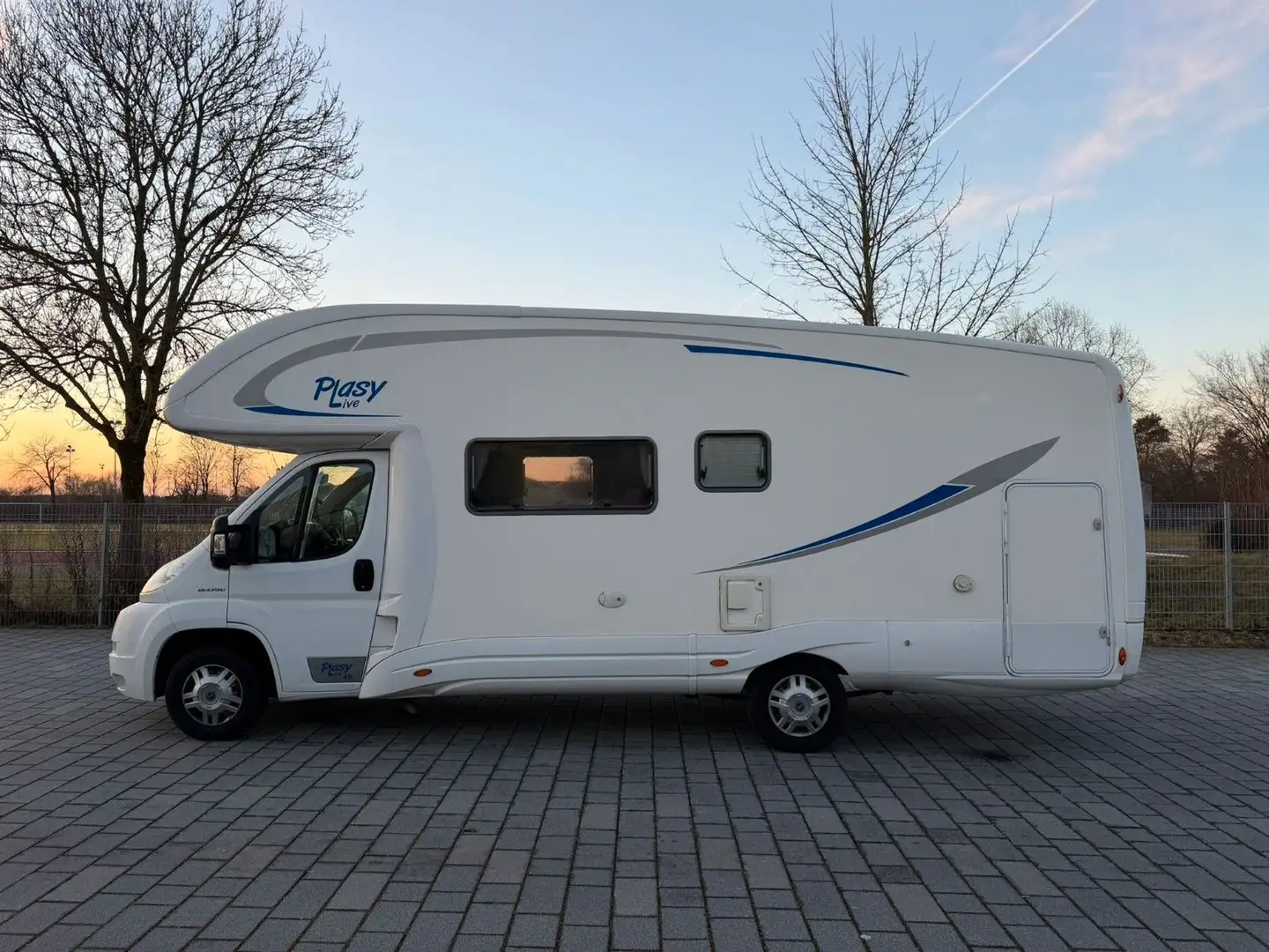 Camping car PLA Plasy Life 471