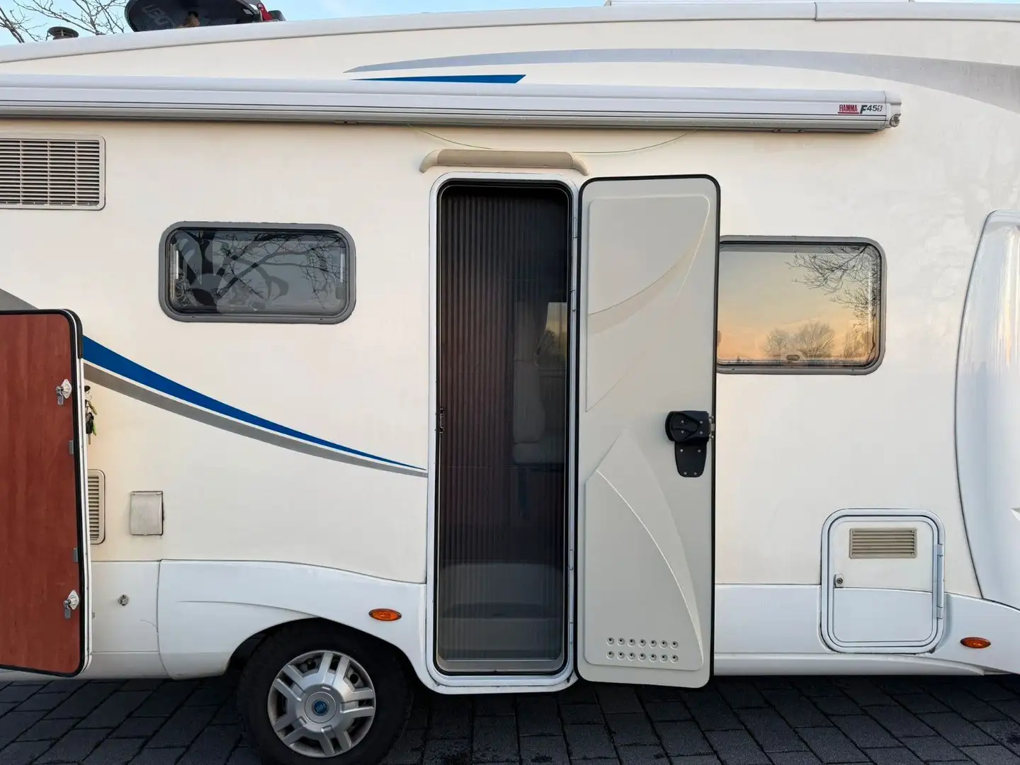 Camping car PLA Plasy Life 471