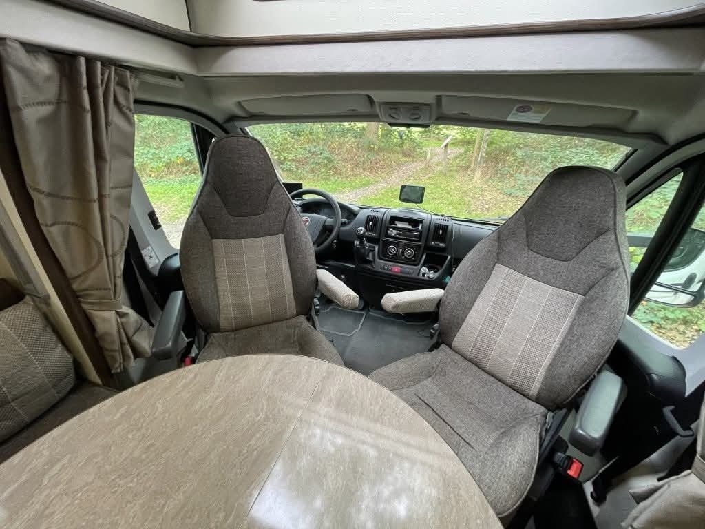 Camping car Fleurette Florium Fleur de Mai 70 LD