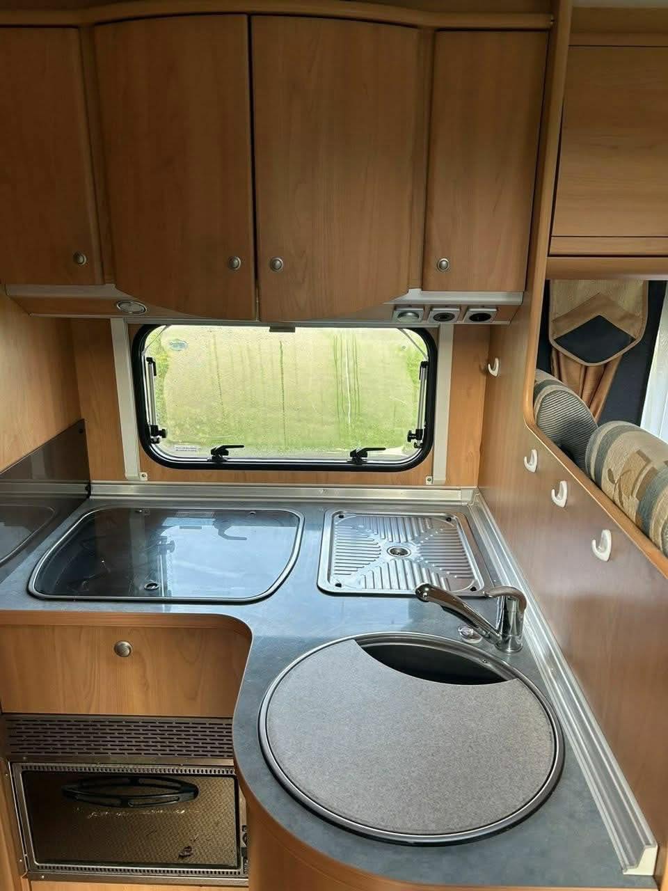 Camping car Bürstner Delfin 680